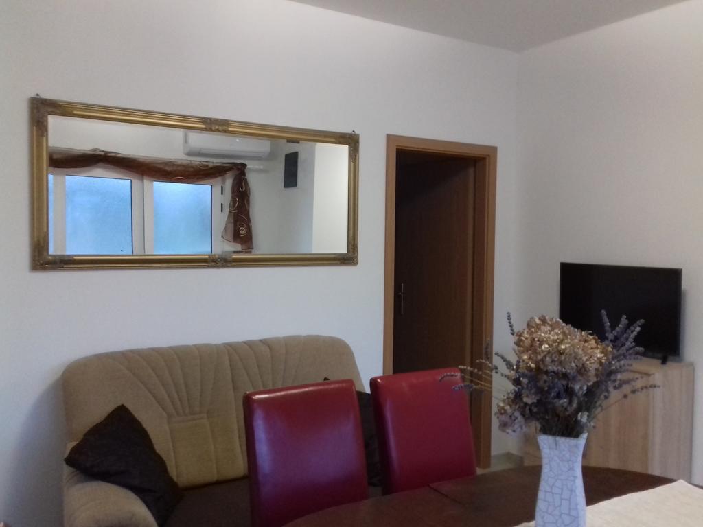 Apartment Venera Blace Exteriör bild